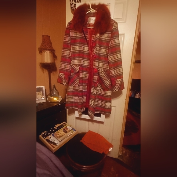 Yiteer Lisha Coat - Picture 2 of 2